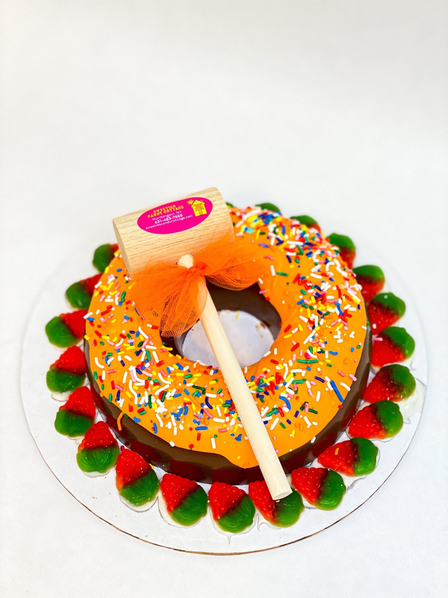Smash Donut!candy giftMake your gift a Smash Hit with our Smash Donuts! A chocolate shell filled with a variety of gummy candies.
Same Day Delivery Available