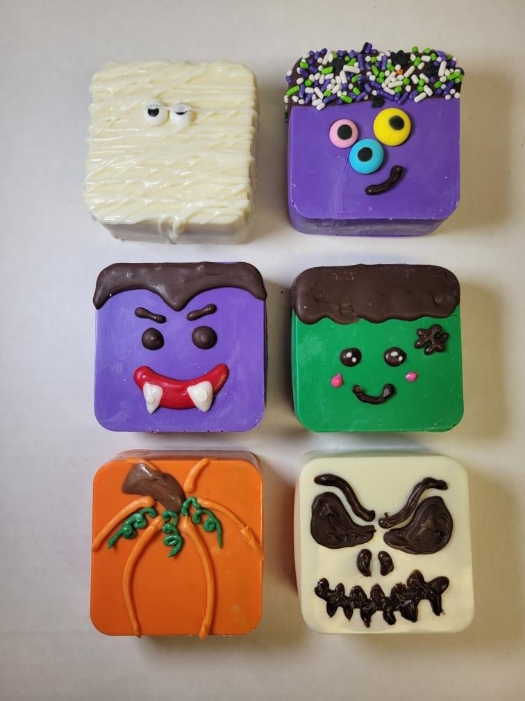 Halloween S’mores - Sweeties Candy Cottage